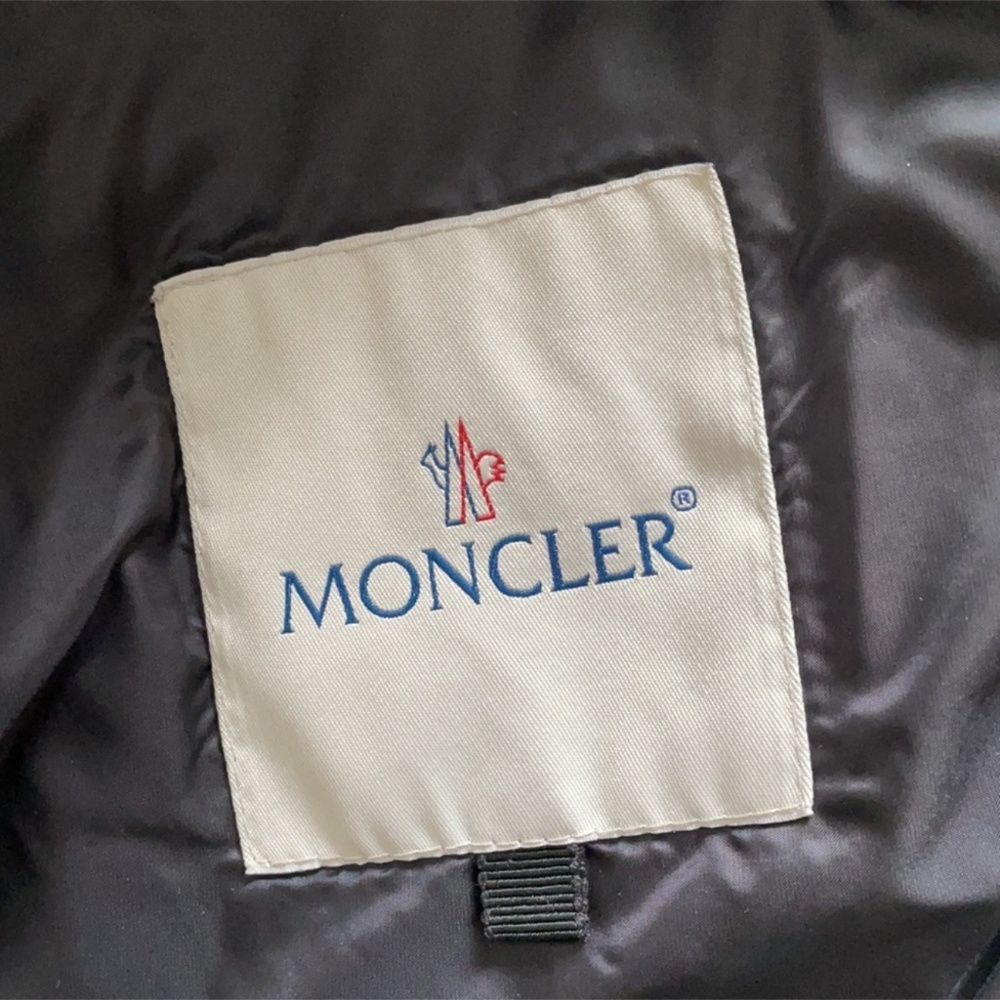 MONCLER 💯 authentic jacket size 0, stunning and elegant MONCLER jacket down❗️ - Picture 8 of 16